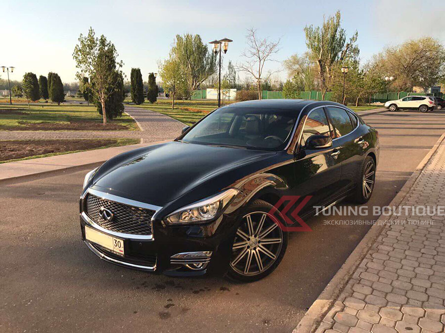 Infiniti Q70 на 20" дисках Vossen CV4   фото 3